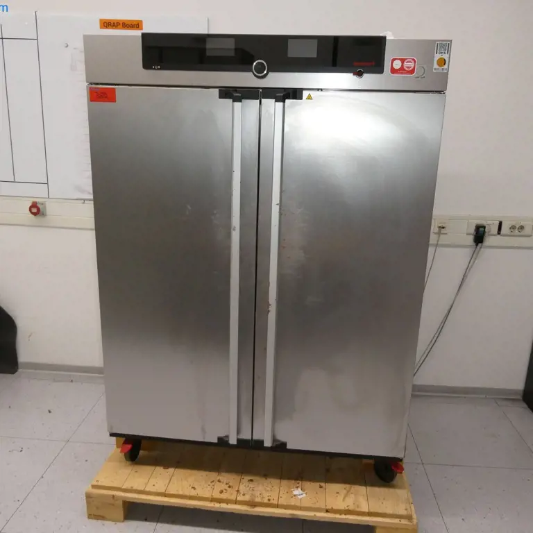 Forno de aquecimento Memmert UF750 Plus