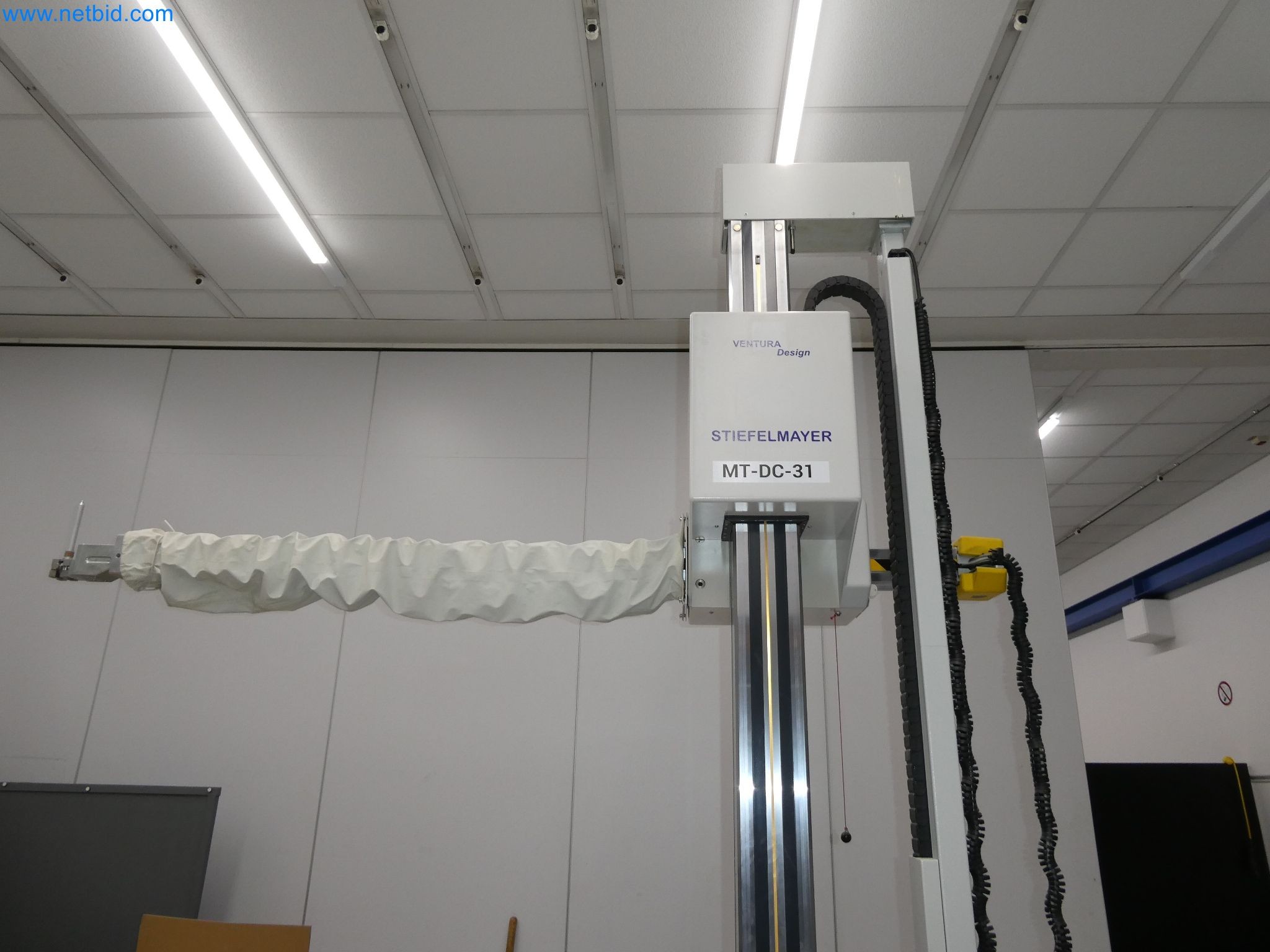 High-tech machinery for prototyping, model making, mold making (automotive)-2