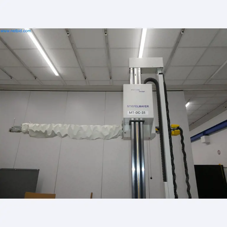 High-tech machinery for prototyping, model making, mold making (automotive)-2