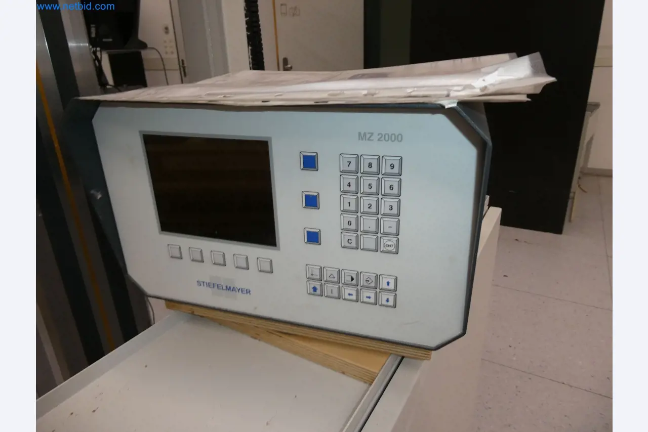 High-tech machinery for prototyping, model making, mold making (automotive)-4