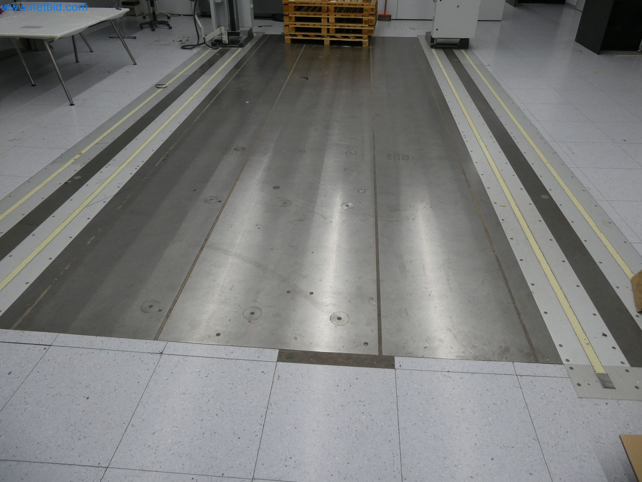 High-tech machinery for prototyping, model making, mold making (automotive)-9