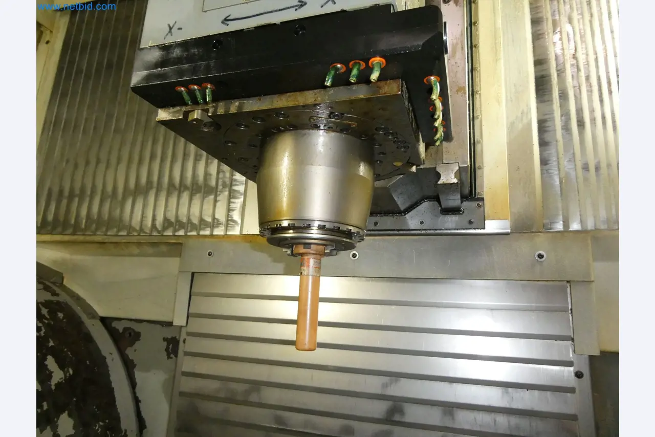 Parc de machines high-tech pour la construction de prototypes, de modèles, de moules (automobile)-6