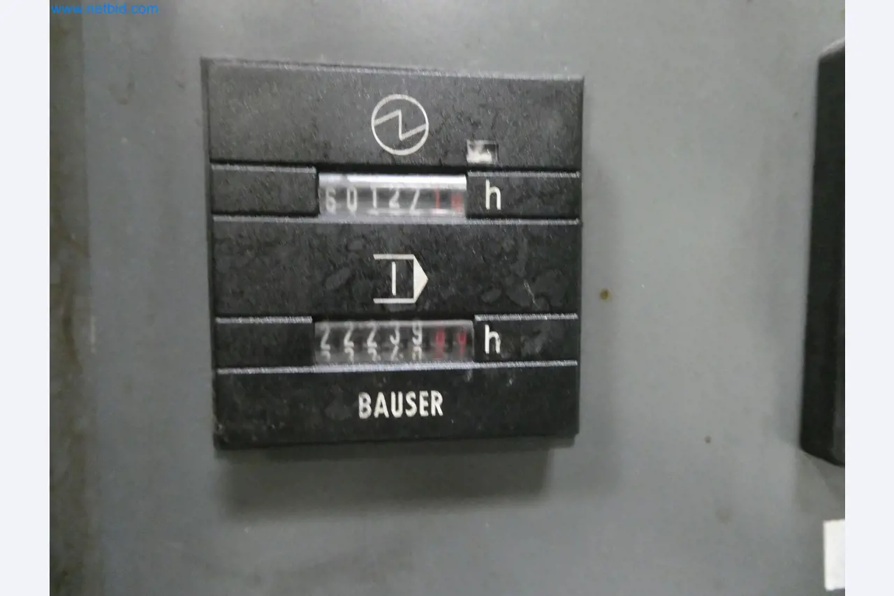 Parc de machines high-tech pour la construction de prototypes, de modèles, de moules (automobile)-9