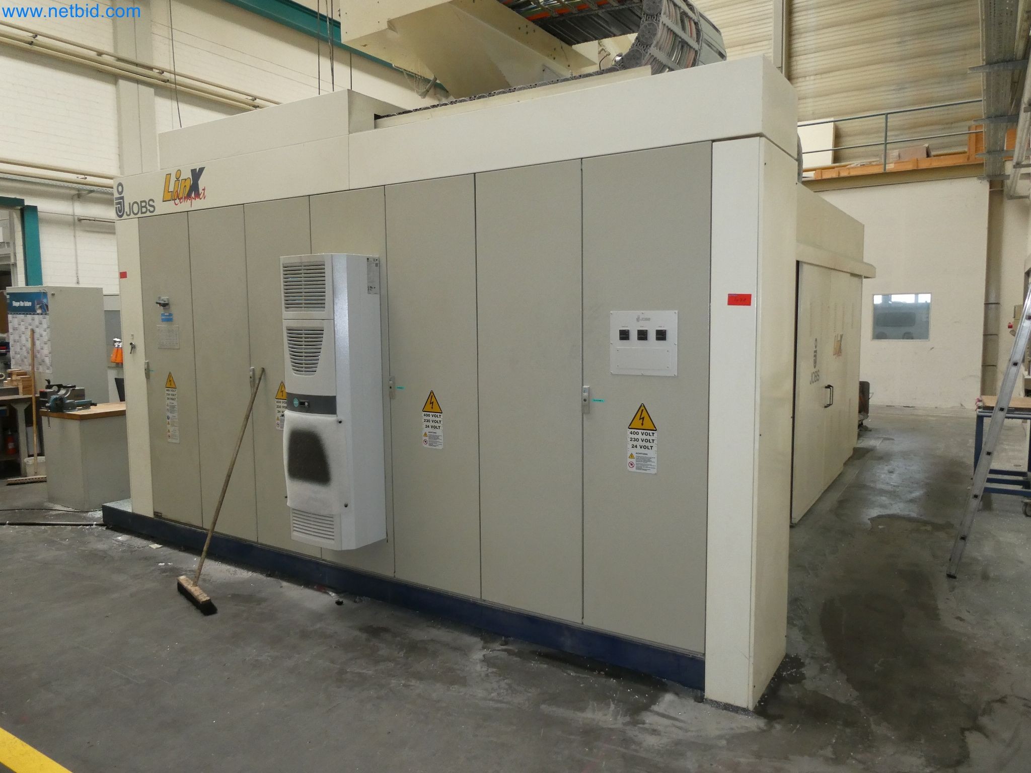 High-tech machinery for prototyping, model making, mold making (automotive)-2