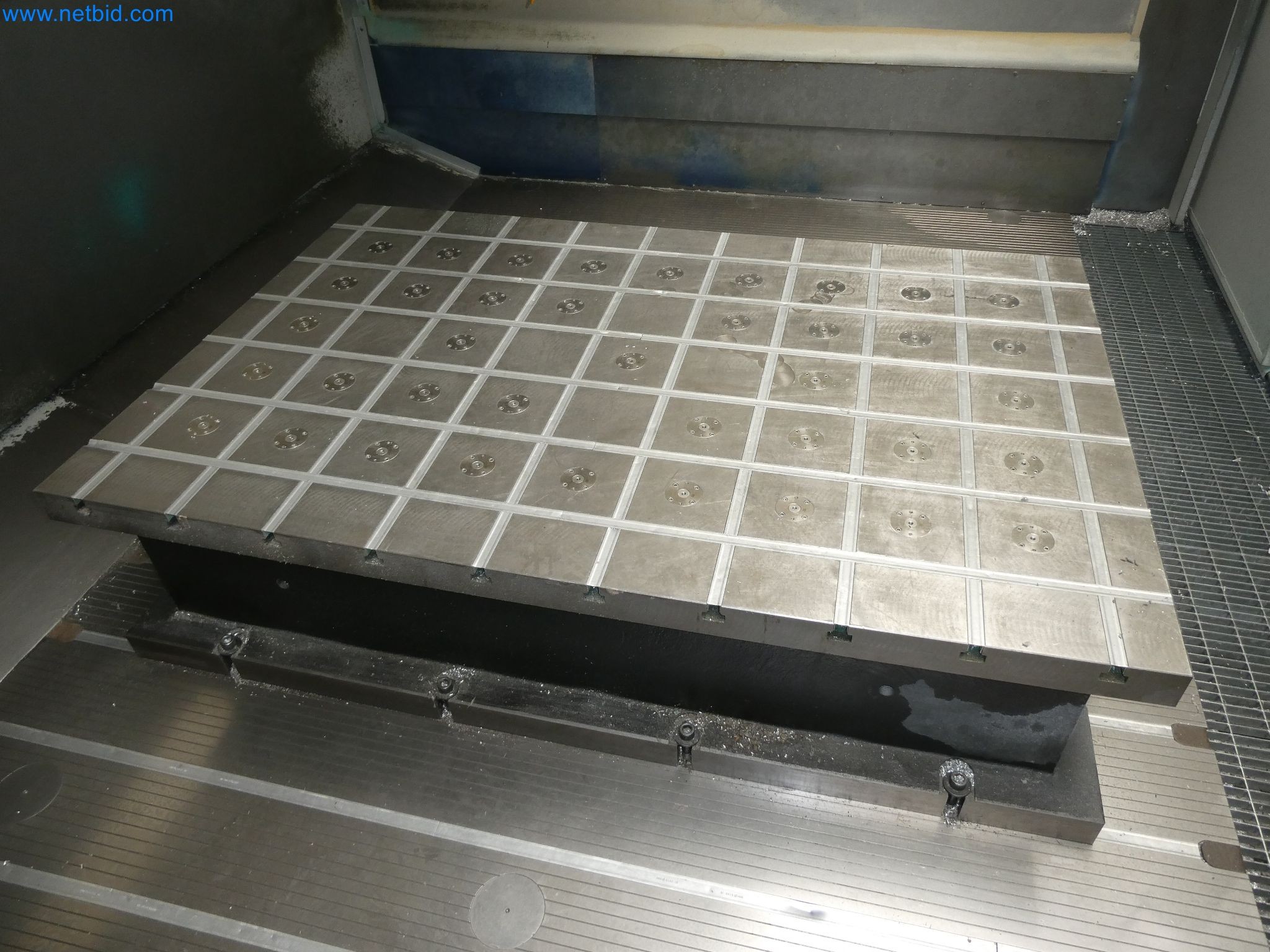 High-tech machinery for prototyping, model making, mold making (automotive)-2