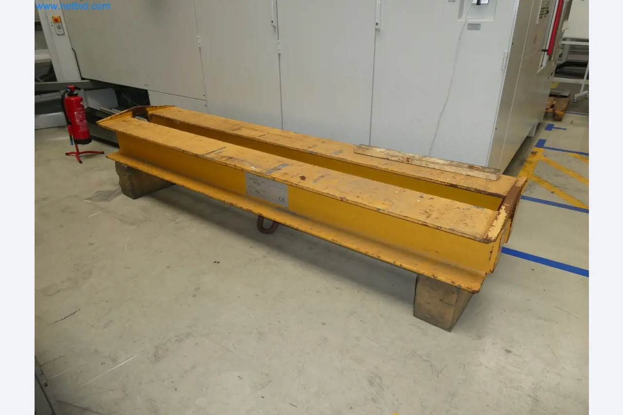 High-tech machinery for prototyping, model making, mold making (automotive)-1