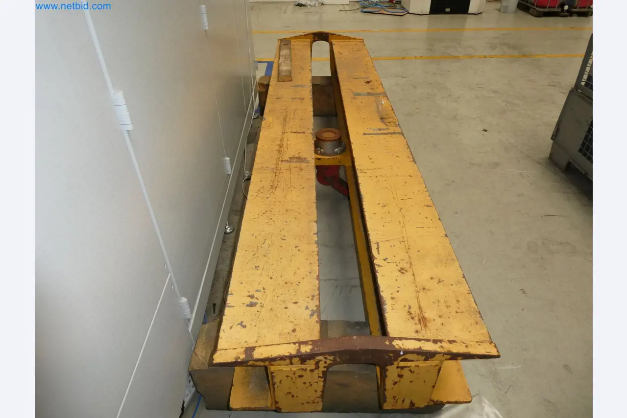 High-tech machinery for prototyping, model making, mold making (automotive)-3