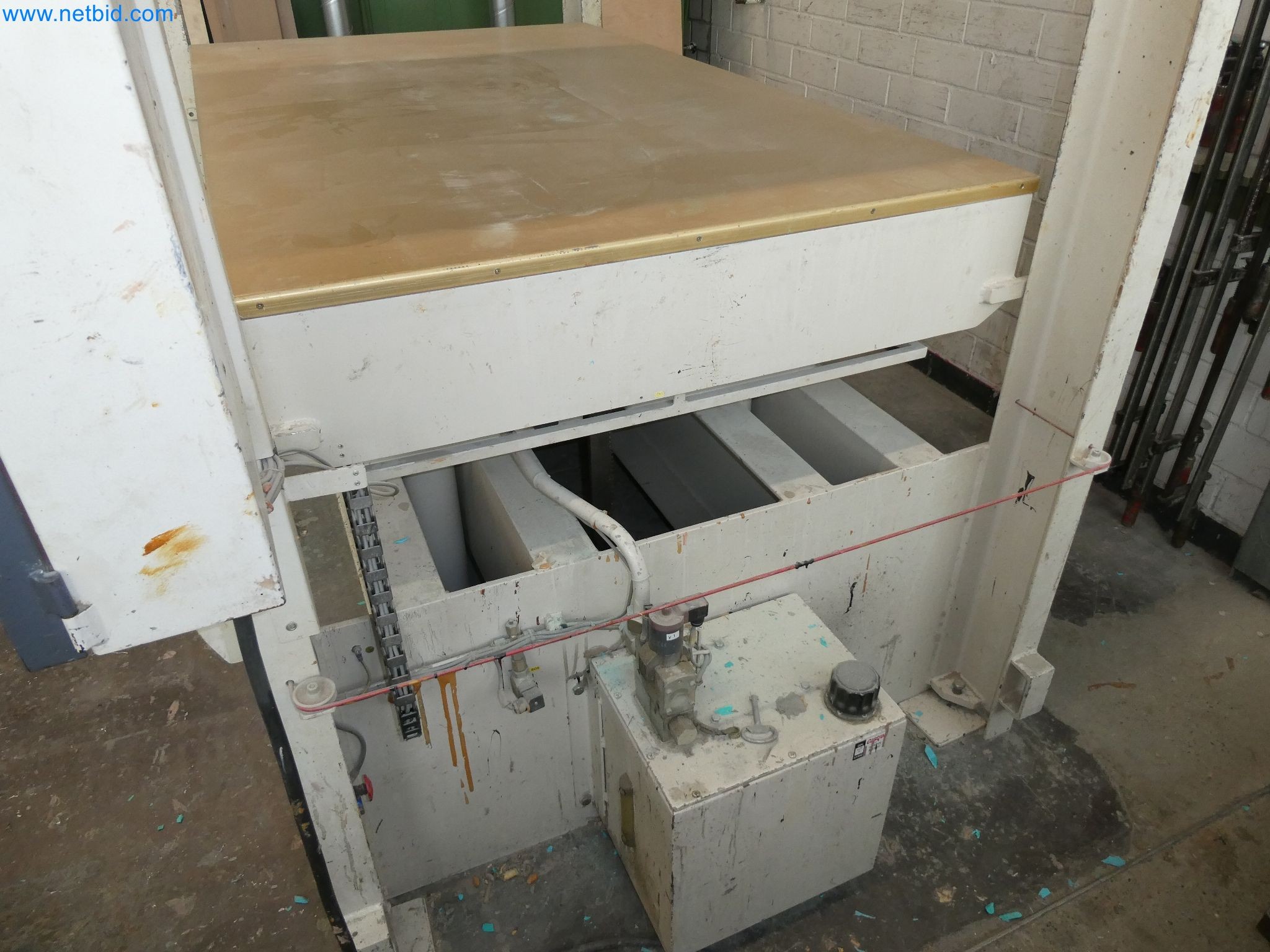 High-tech machinery for prototyping, model making, mold making (automotive)-3