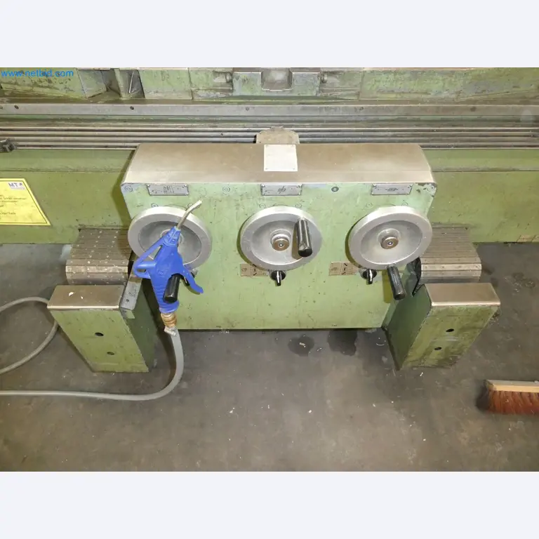 High-tech machinery for prototyping, model making, mold making (automotive)-3