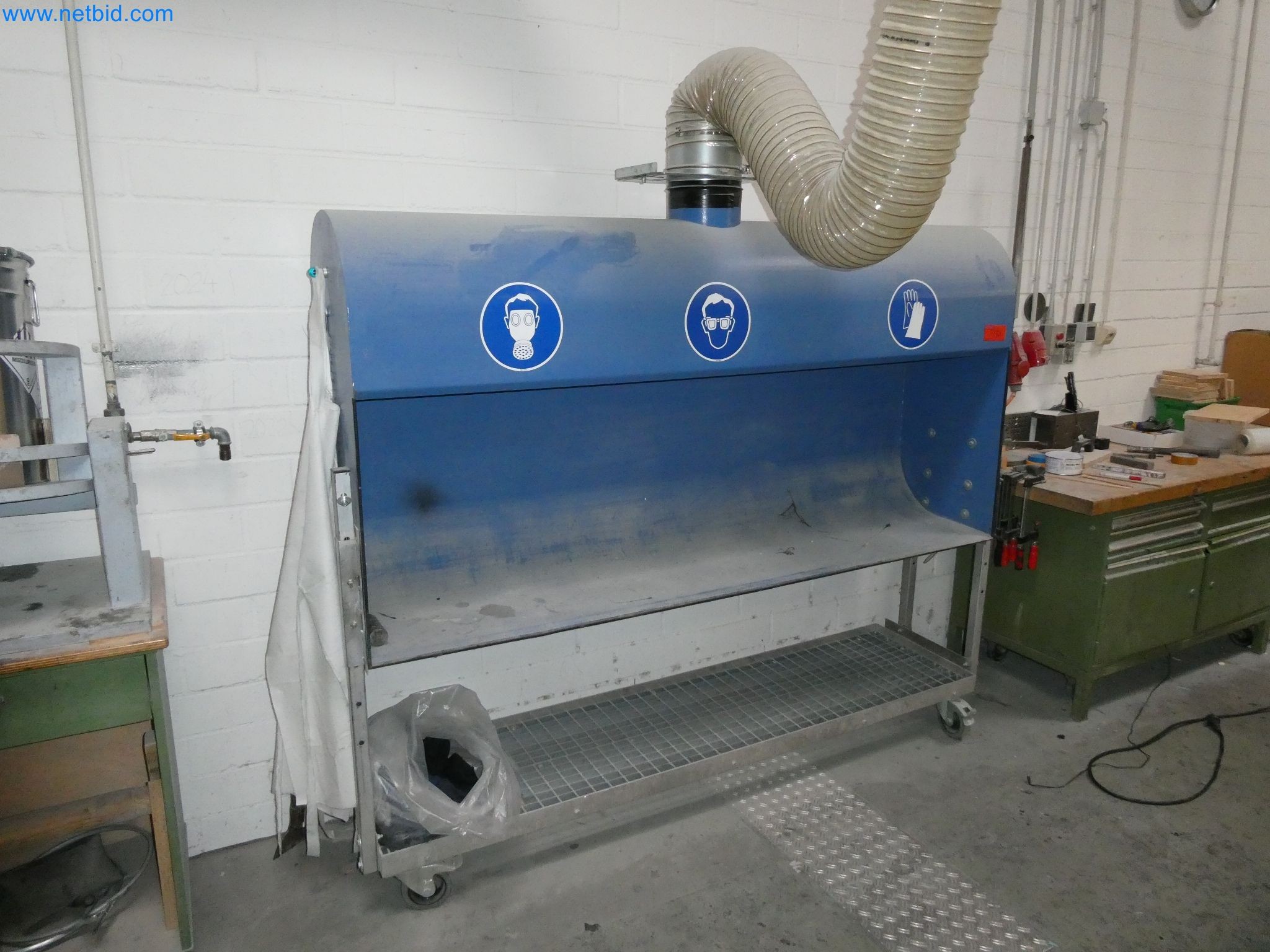 High-tech machinery for prototyping, model making, mold making (automotive)-5