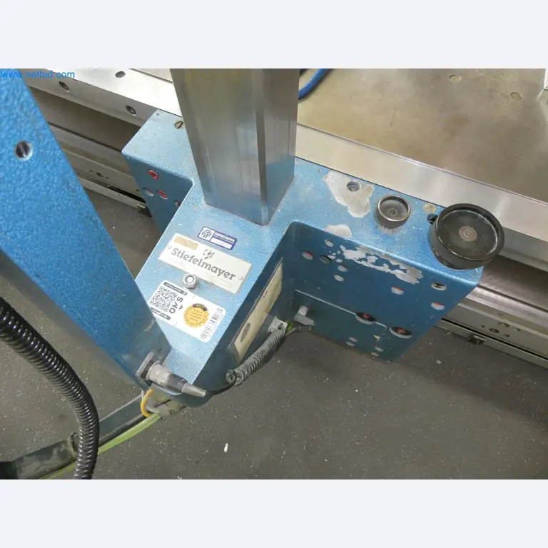 High-tech machinery for prototyping, model making, mold making (automotive)-3