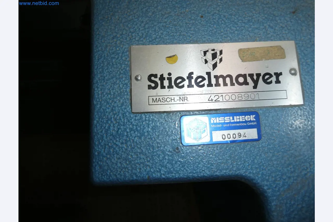 High-tech machinery for prototyping, model making, mold making (automotive)-9