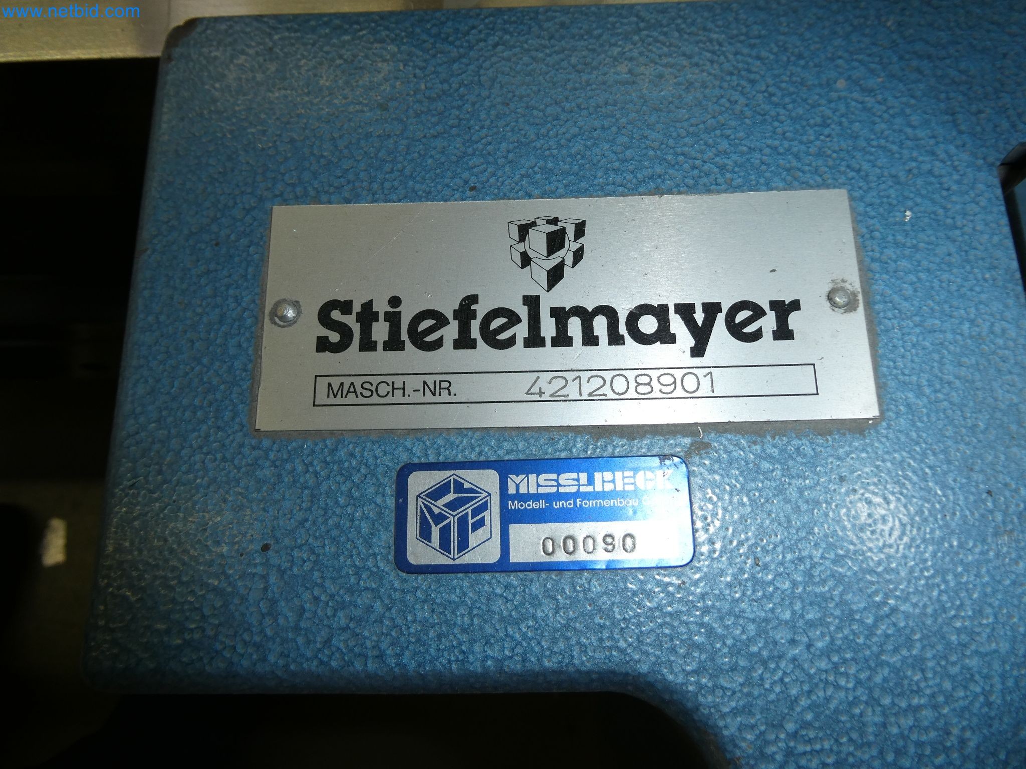 Zaawansowane technologicznie maszyny do prototypowania, produkcji modeli i form (motoryzacja)-7