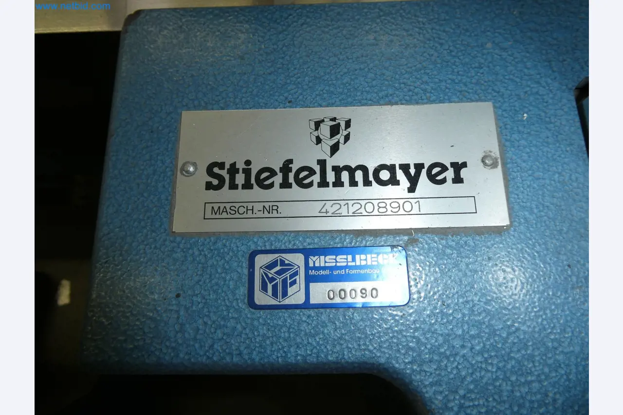 High-tech machinery for prototyping, model making, mold making (automotive)-7