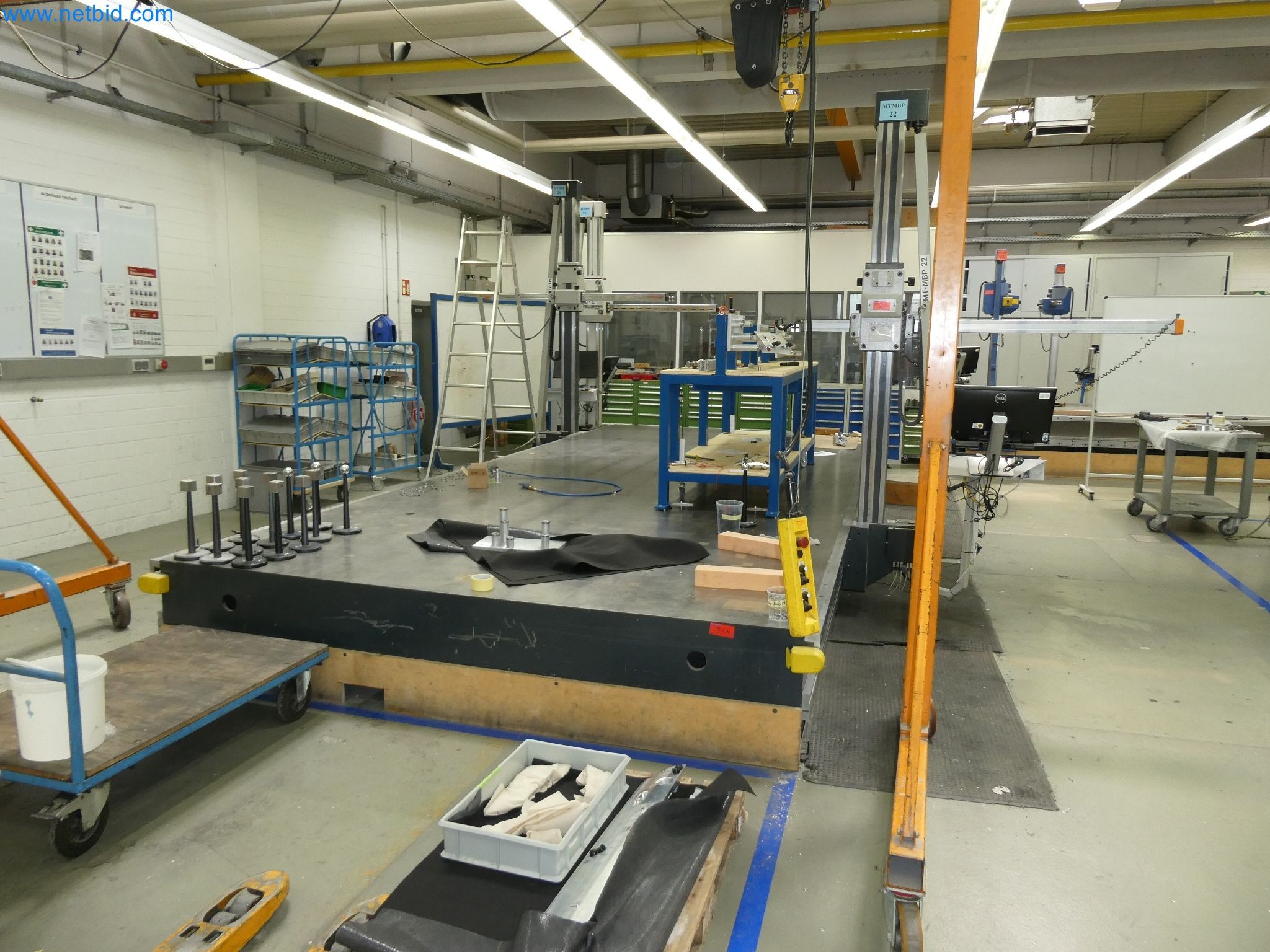 High-tech stroje pro výrobu prototypů, modelů a forem (automobilový průmysl)-1