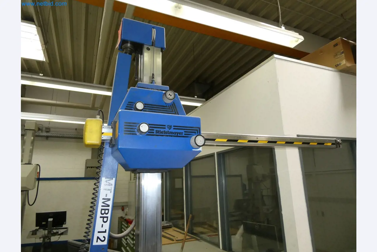 High-tech machinery for prototyping, model making, mold making (automotive)-4