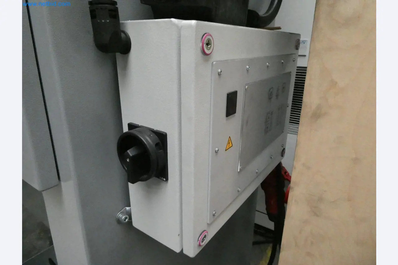 High-tech machinery for prototyping, model making, mold making (automotive)-4