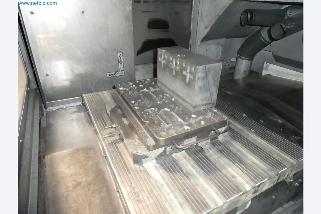 High-tech machinery for prototyping, model making, mold making (automotive)-4