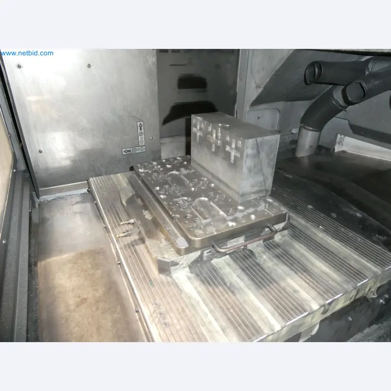 High-tech machinery for prototyping, model making, mold making (automotive)-4