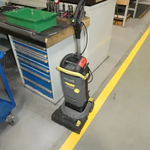 Zařízení na čištění podlah Kärcher Professional BR30/4C