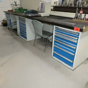 Pracovní stůl