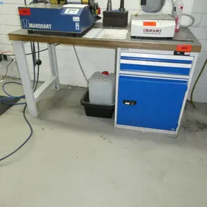 Pracovní stůl Garant