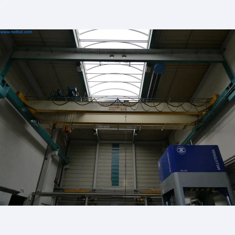 High-tech machinery for prototyping, model making, mold making (automotive)-1