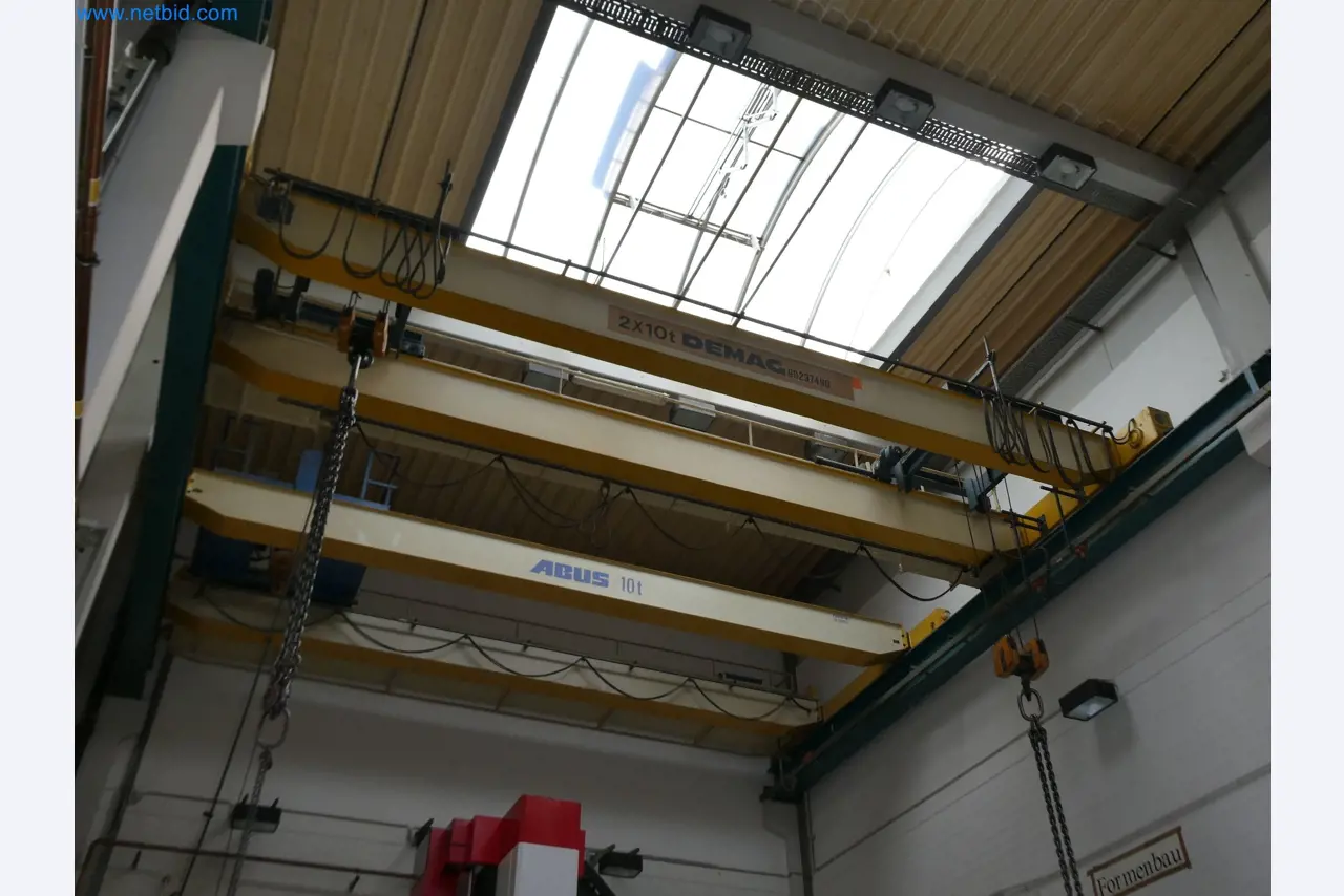 High-tech machinery for prototyping, model making, mold making (automotive)-1