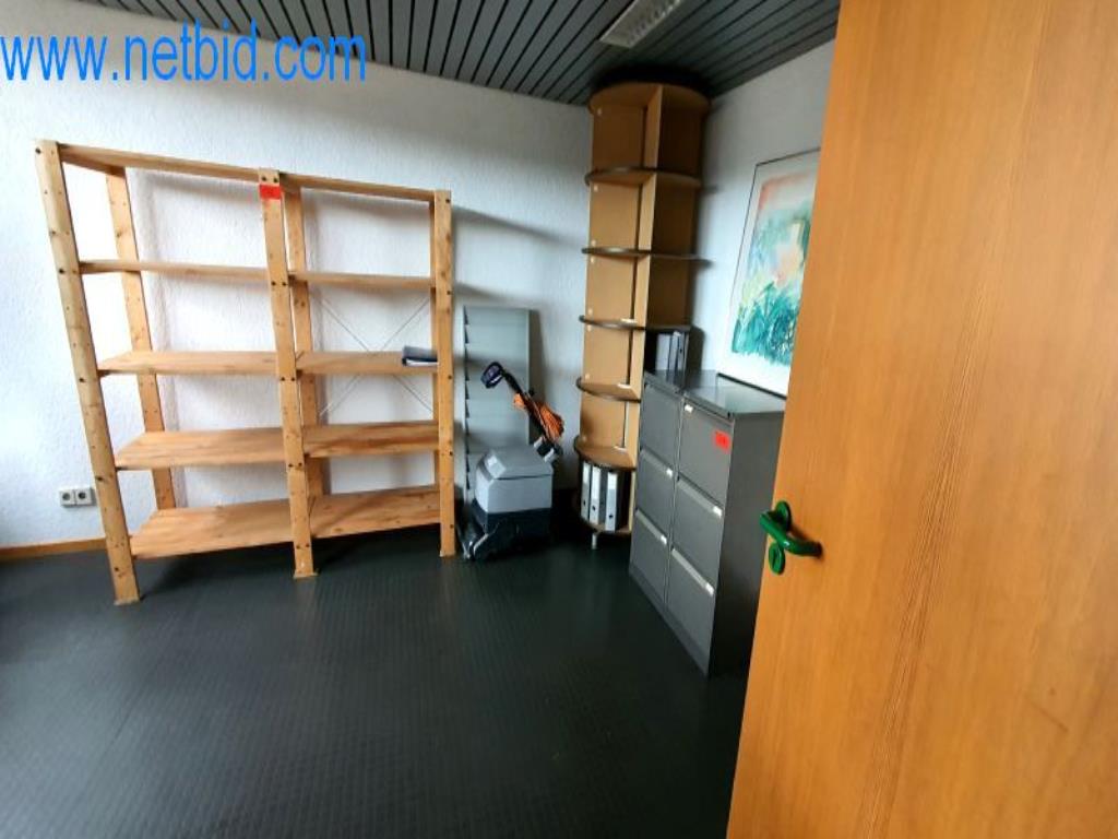 Equipamiento e instalaciones de taller de un distribuidor de neumáticos-1