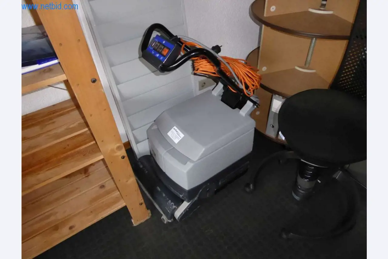 Equipamiento e instalaciones de taller de un distribuidor de neumáticos-2