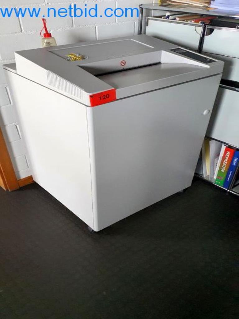 Geräte und Werkstatteinrichtung eines Reifenhandels-1