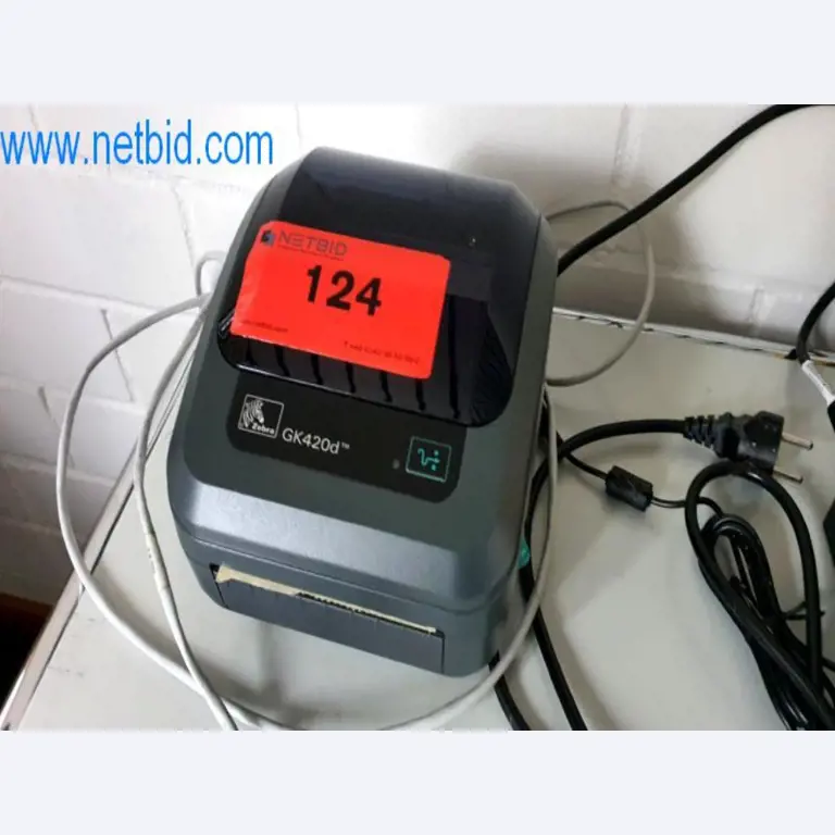 Equipamiento e instalaciones de taller de un distribuidor de neumáticos-1