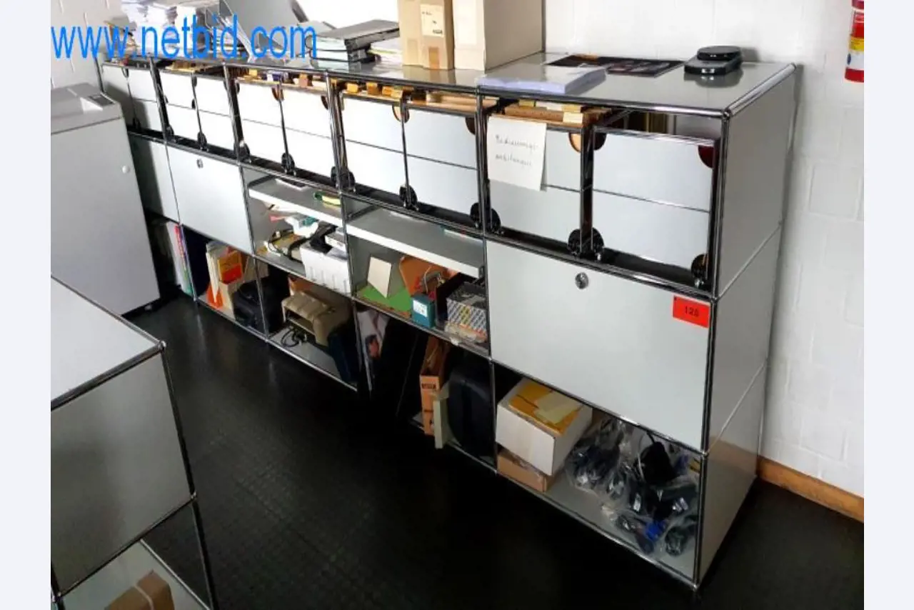 Equipment and workshop facilities of a tire dealer-1