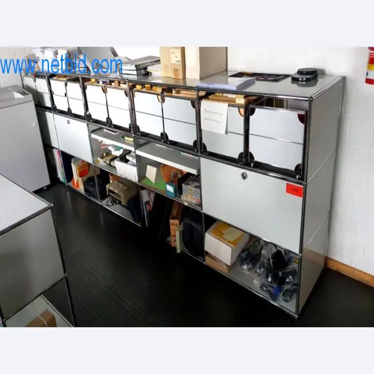 Equipment and workshop facilities of a tire dealer-1