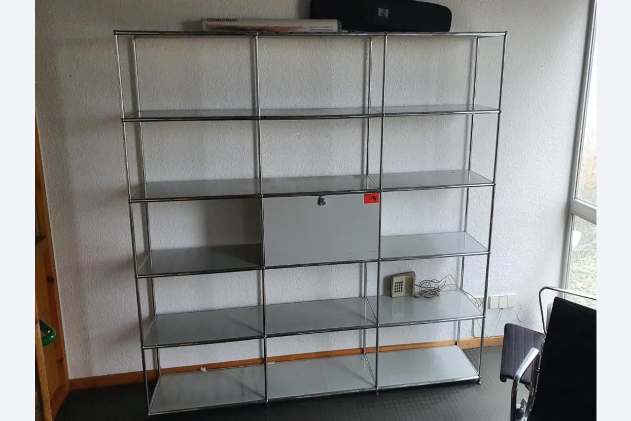 Uitrusting en werkplaatsfaciliteiten van een bandenhandelaar-1