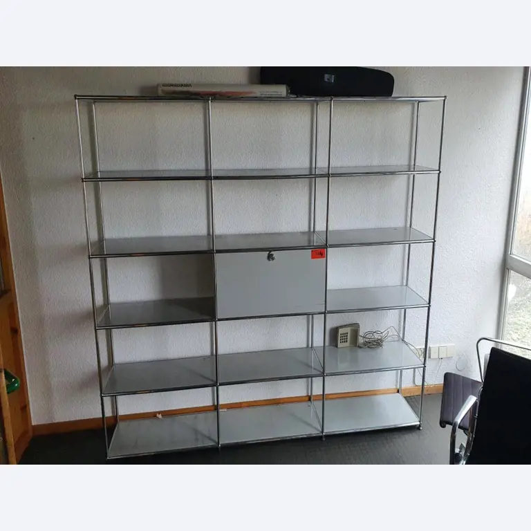 Uitrusting en werkplaatsfaciliteiten van een bandenhandelaar-1