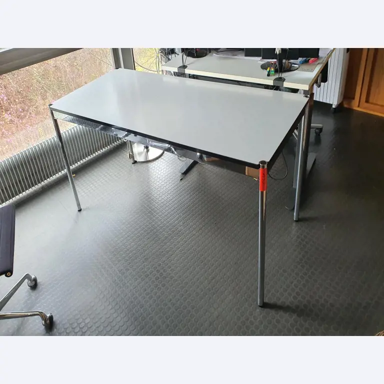 Geräte und Werkstatteinrichtung eines Reifenhandels-1