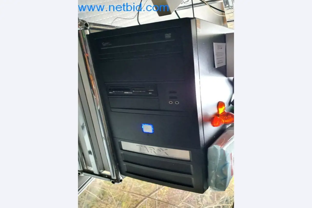 Geräte und Werkstatteinrichtung eines Reifenhandels-3