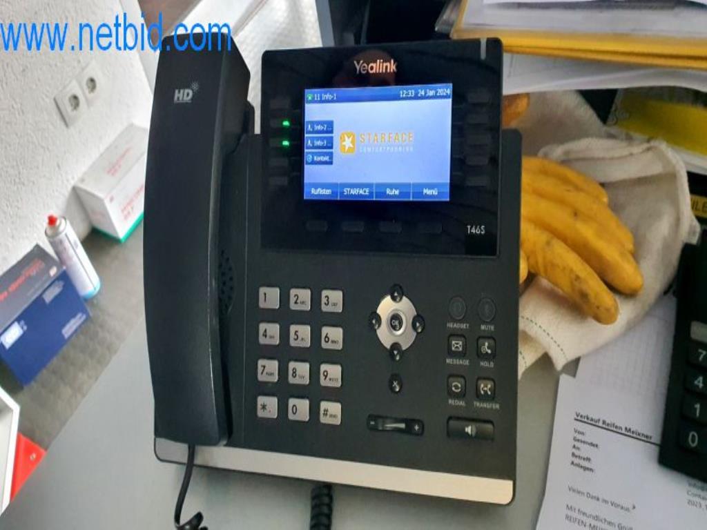 Equipment and workshop facilities of a tire dealer-2