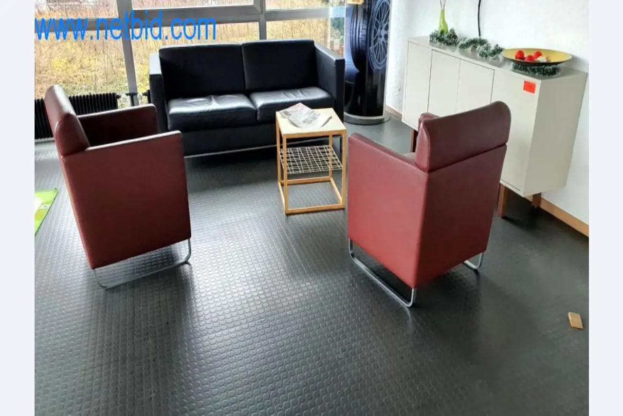 Geräte und Werkstatteinrichtung eines Reifenhandels-1