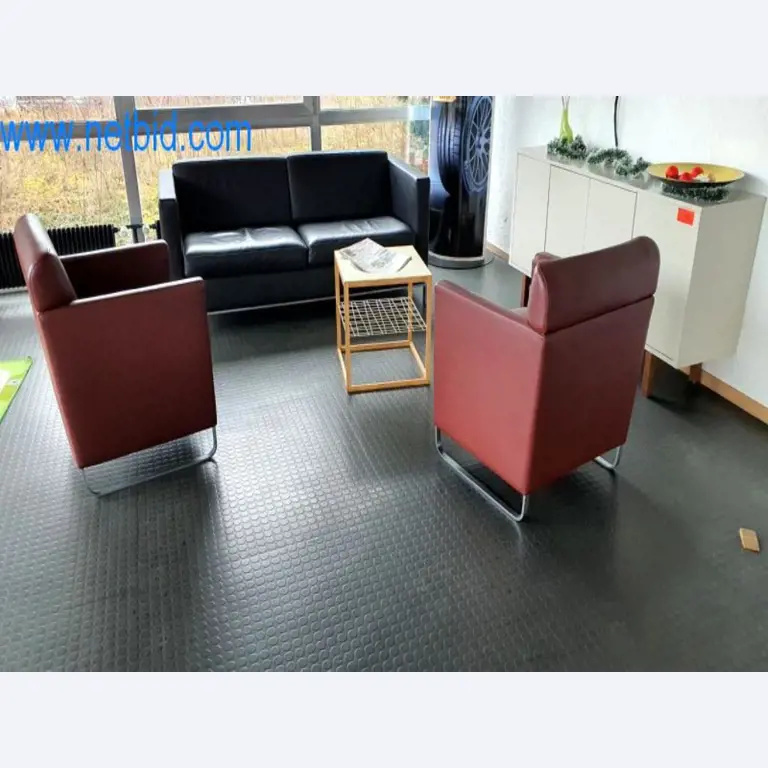 Geräte und Werkstatteinrichtung eines Reifenhandels-1