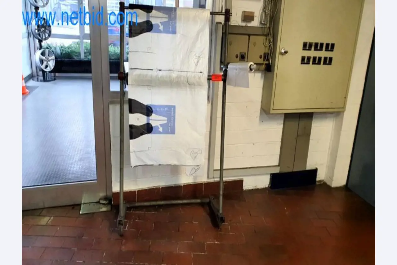Equipamiento e instalaciones de taller de un distribuidor de neumáticos-1