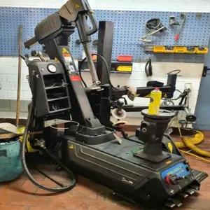 Reifenmontagemaschine Hofmann Monty 8300P