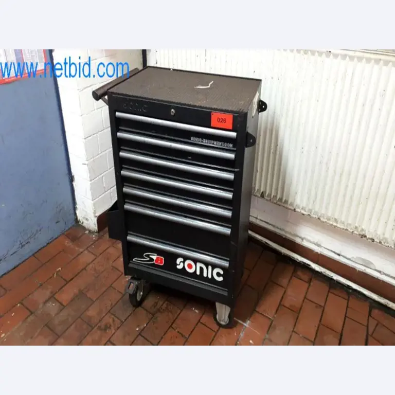 Geräte und Werkstatteinrichtung eines Reifenhandels-1