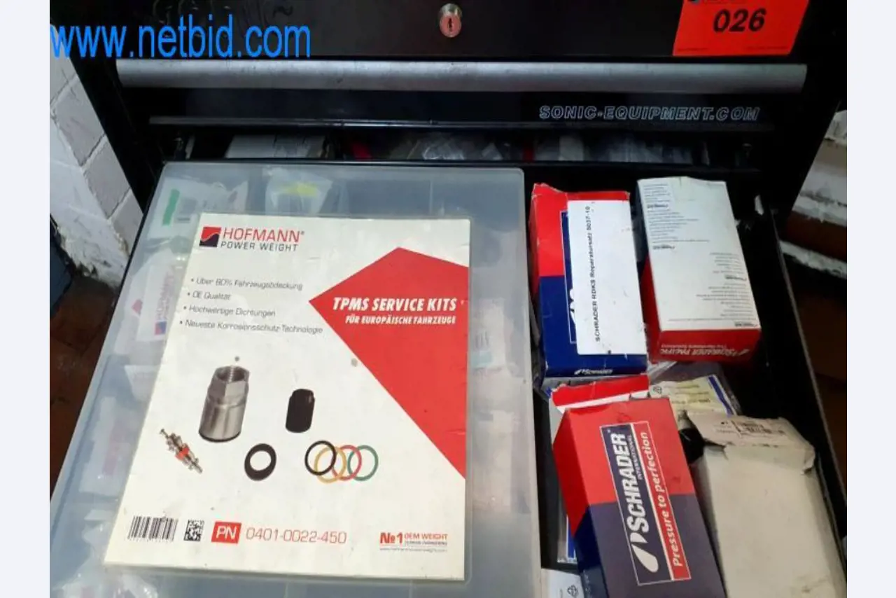 Geräte und Werkstatteinrichtung eines Reifenhandels-2