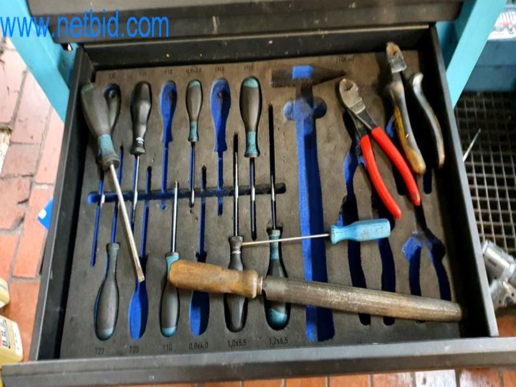 Vybavení a vybavení dílny prodejce pneumatik-4