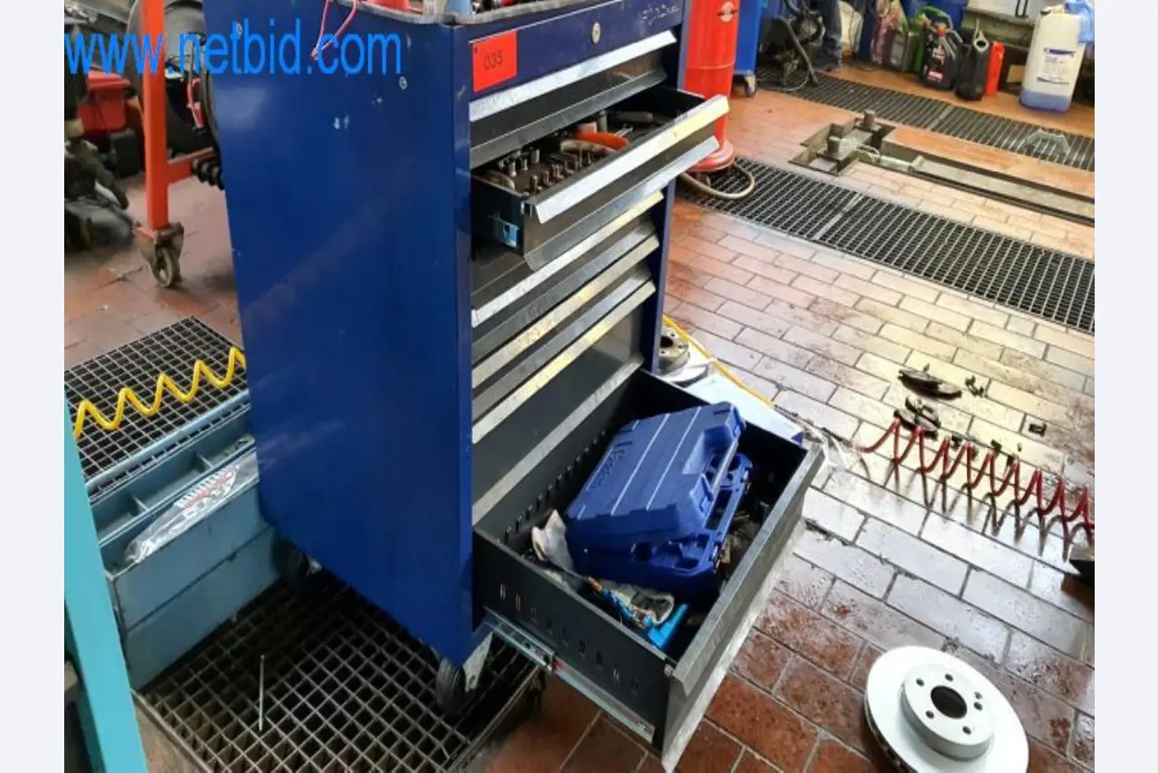 Sprzęt i wyposażenie warsztatu dealera opon-1