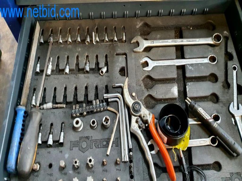 Sprzęt i wyposażenie warsztatu dealera opon-2