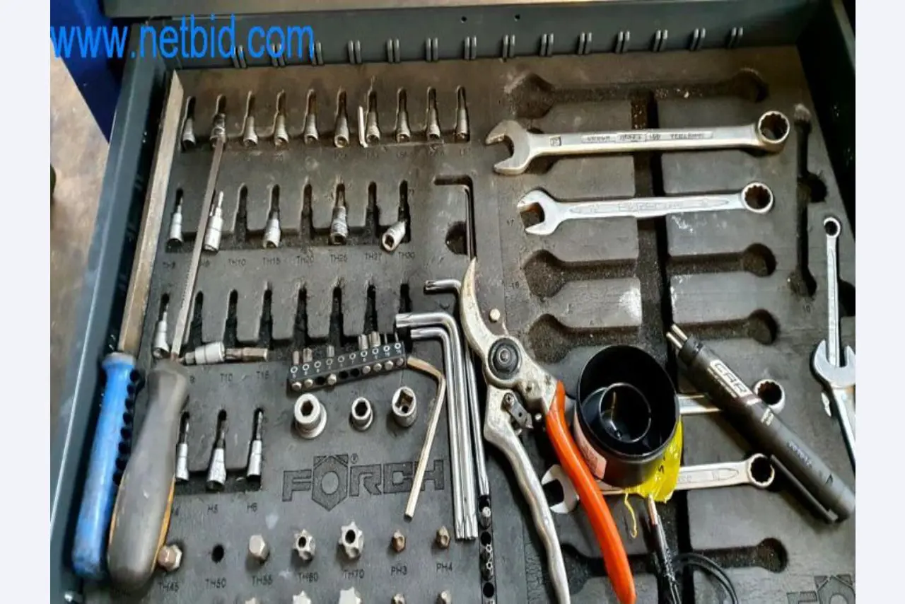 Sprzęt i wyposażenie warsztatu dealera opon-2