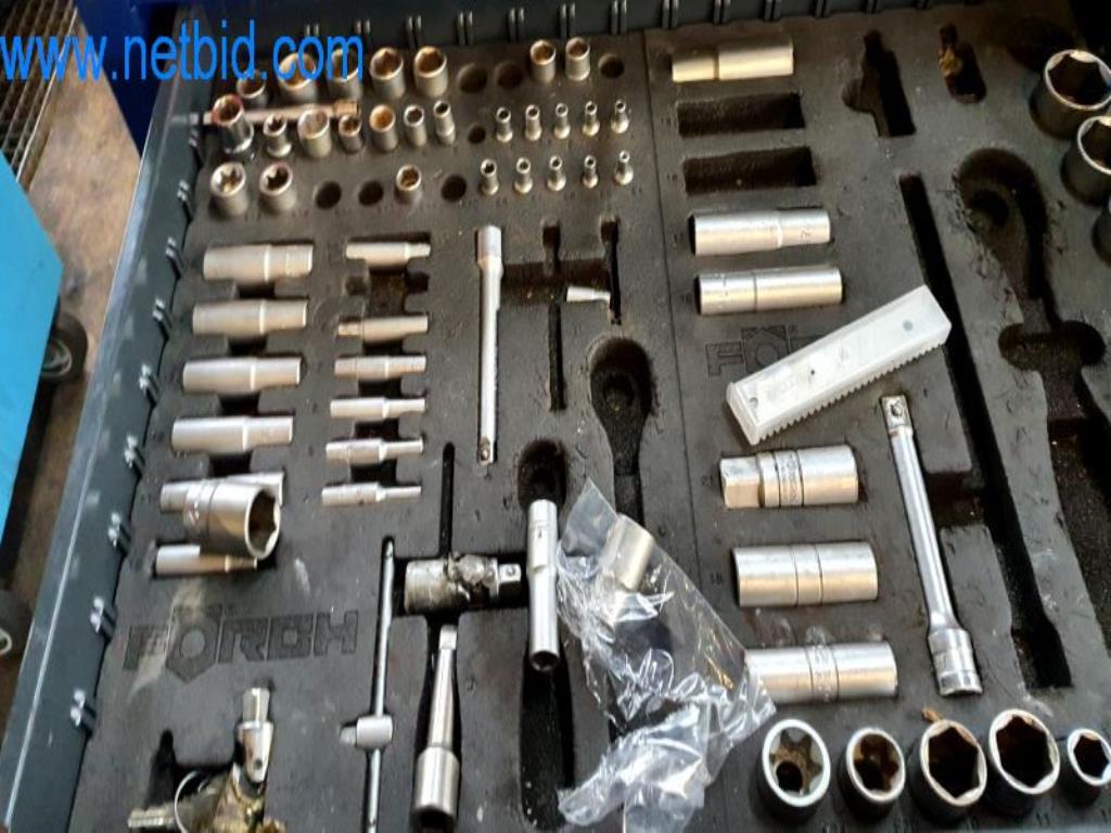 Sprzęt i wyposażenie warsztatu dealera opon-3